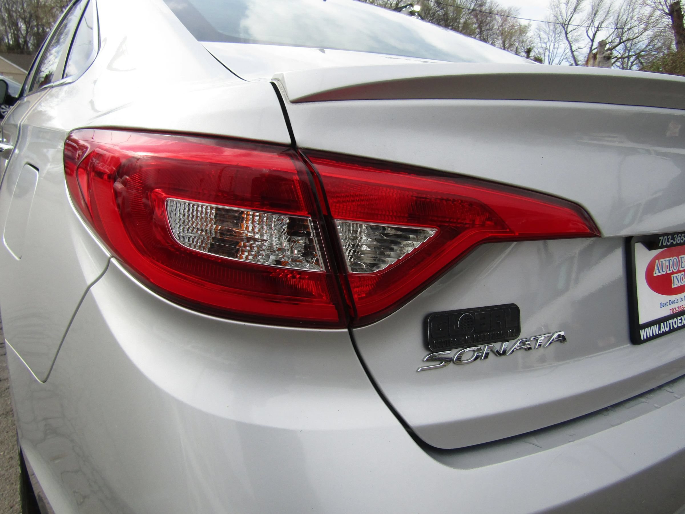 Used 2016 Hyundai Sonata Sport w/ Option Group 1V FWD image 12