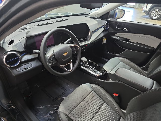 New 2026 Chevrolet Trax LT w/ Driver Confidence Package FWD image 16