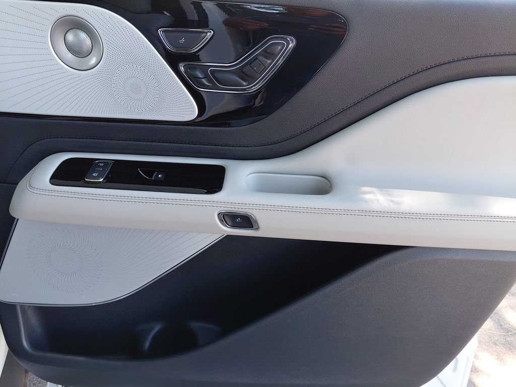 New 2026 Lincoln Aviator Reserve AWD/4WD image 60