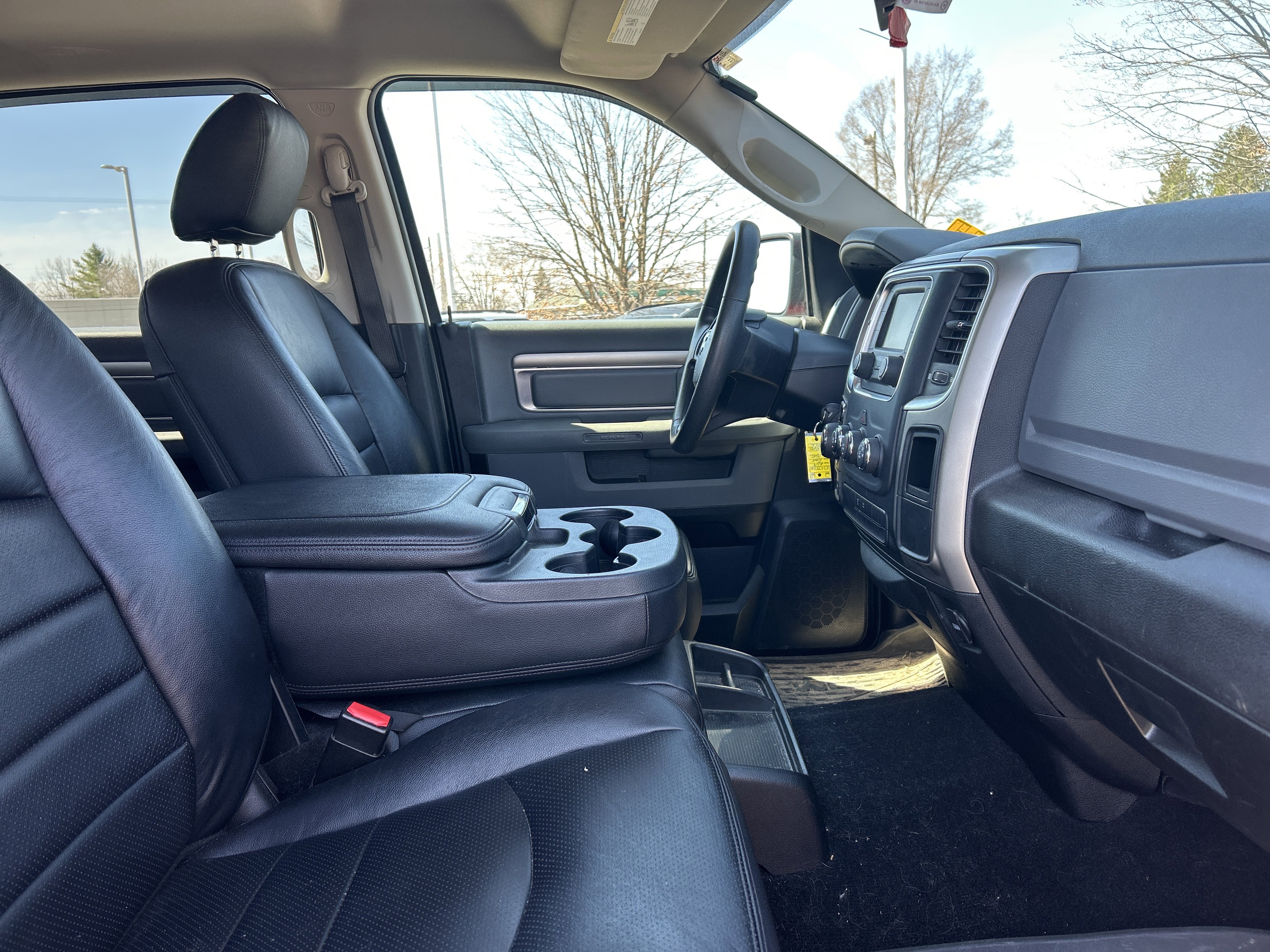 Used 2019 RAM 1500 Classic SLT AWD/4WD image 10