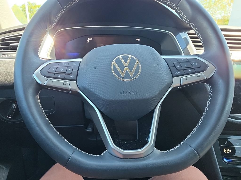 Used 2023 Volkswagen Tiguan SE FWD image 17