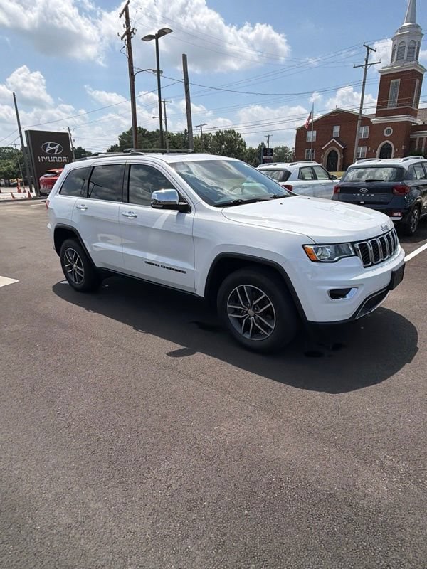 Used 2018 Jeep Grand Cherokee Limited AWD/4WD image 8