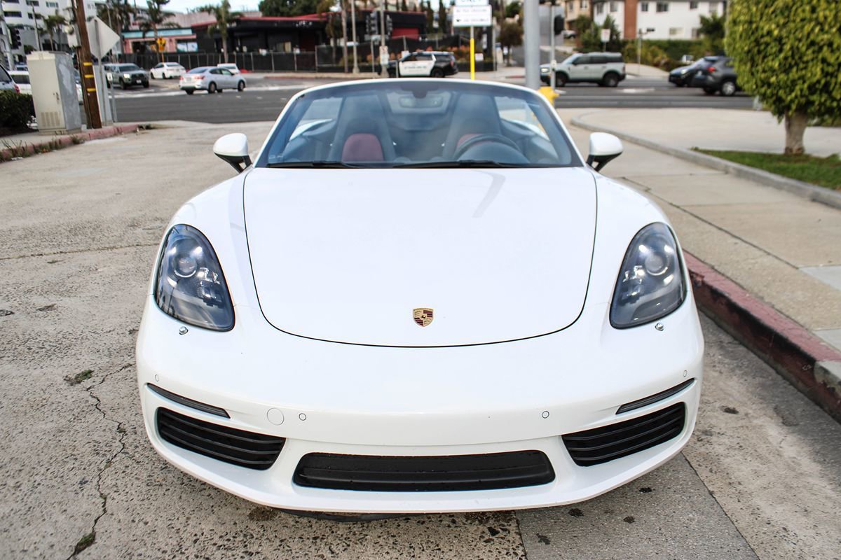 Used 2019 Porsche 718 Boxster RWD image 9