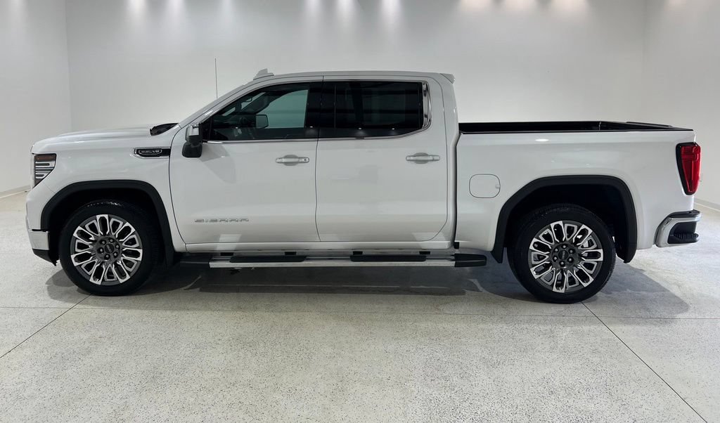 Used 2023 GMC Sierra 1500 SLT w/ SLT Premium Plus Package RWD image 2