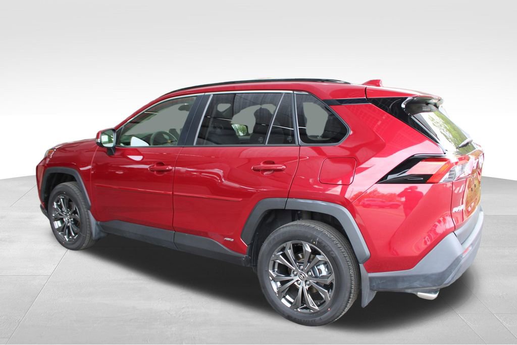 Used 2023 Toyota RAV4 XLE Premium AWD/4WD image 16