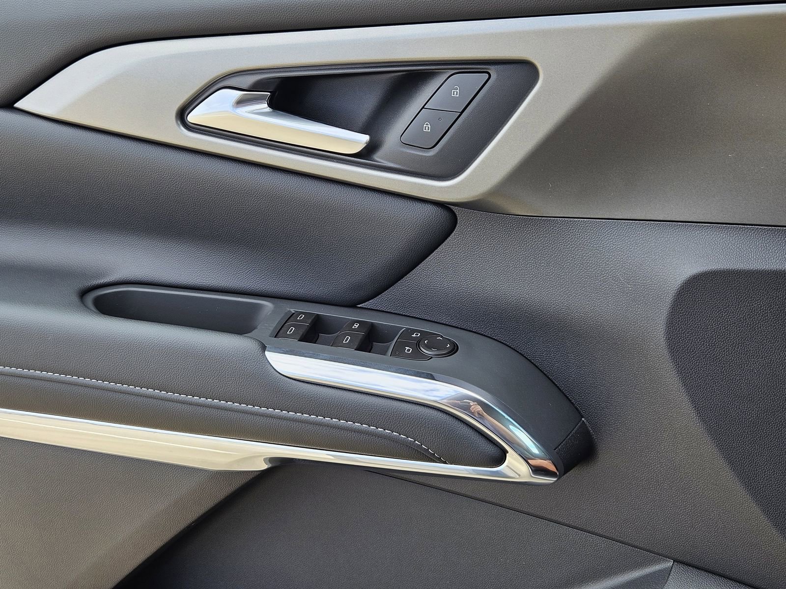 New 2026 Chevrolet Traverse LT w/ Midnight/Sport Edition image 23