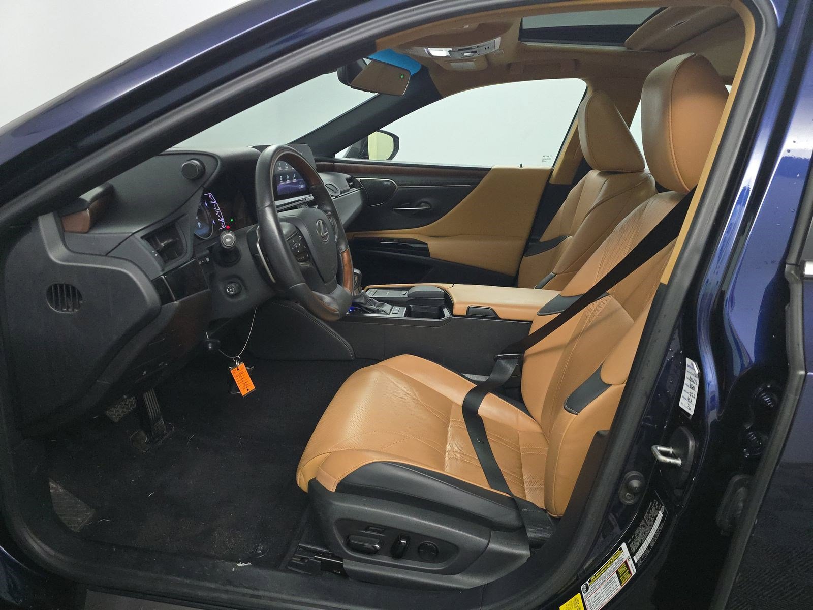 Used 2022 Lexus ES 300h w/ Luxury Package FWD image 7