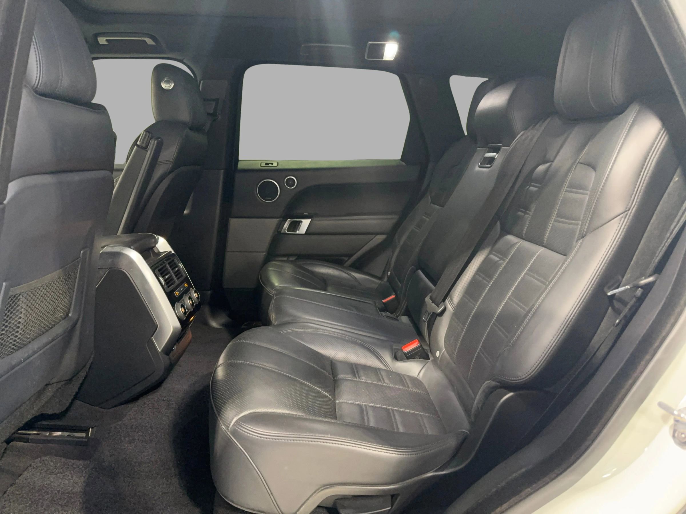 Used 2017 Land Rover Range Rover Sport HSE Dynamic image 23