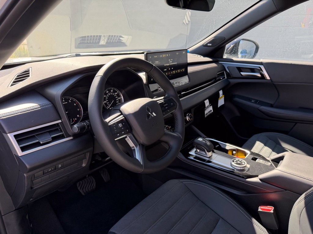 New 2026 Mitsubishi Outlander LE AWD/4WD image 21