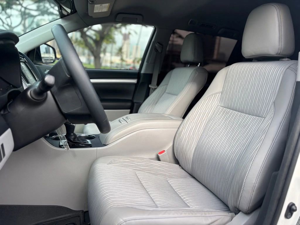 Used 2016 Toyota Highlander LE image 8