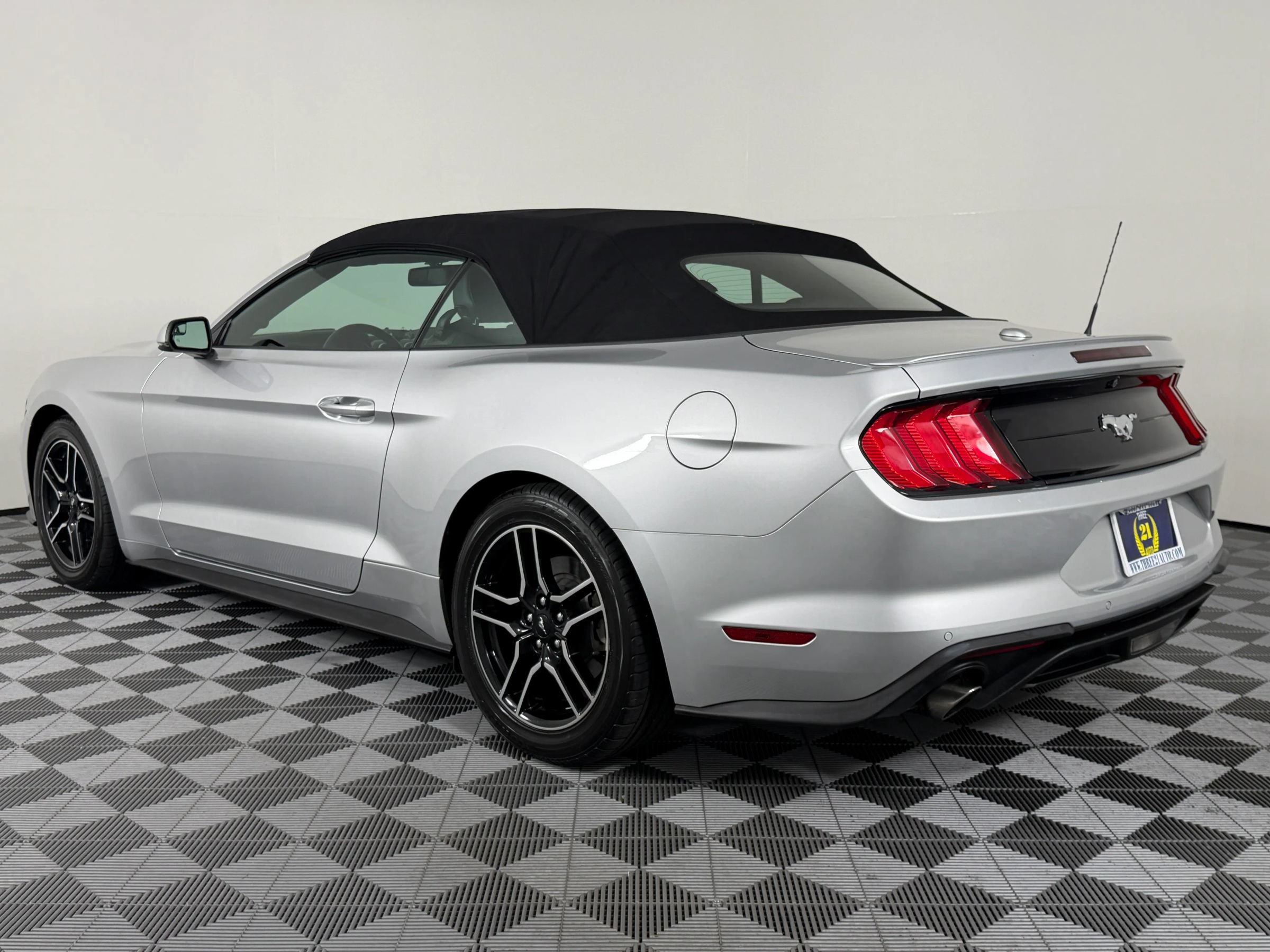 Used 2018 Ford Mustang Premium w/ Equipment Group 201A RWD image 12