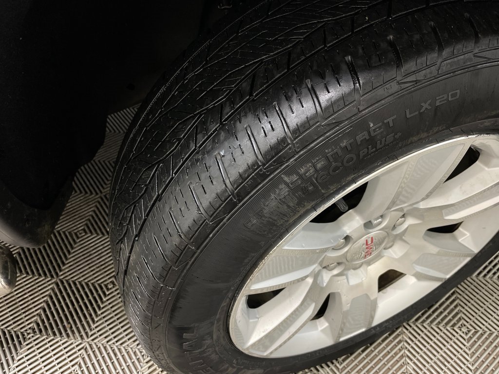 Used 2015 GMC Sierra 1500 SLE w/ SLE Value Package image 46