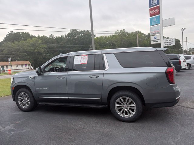 Certified 2022 GMC Yukon XL SLT w/ SLT Luxury Package AWD/4WD image 5