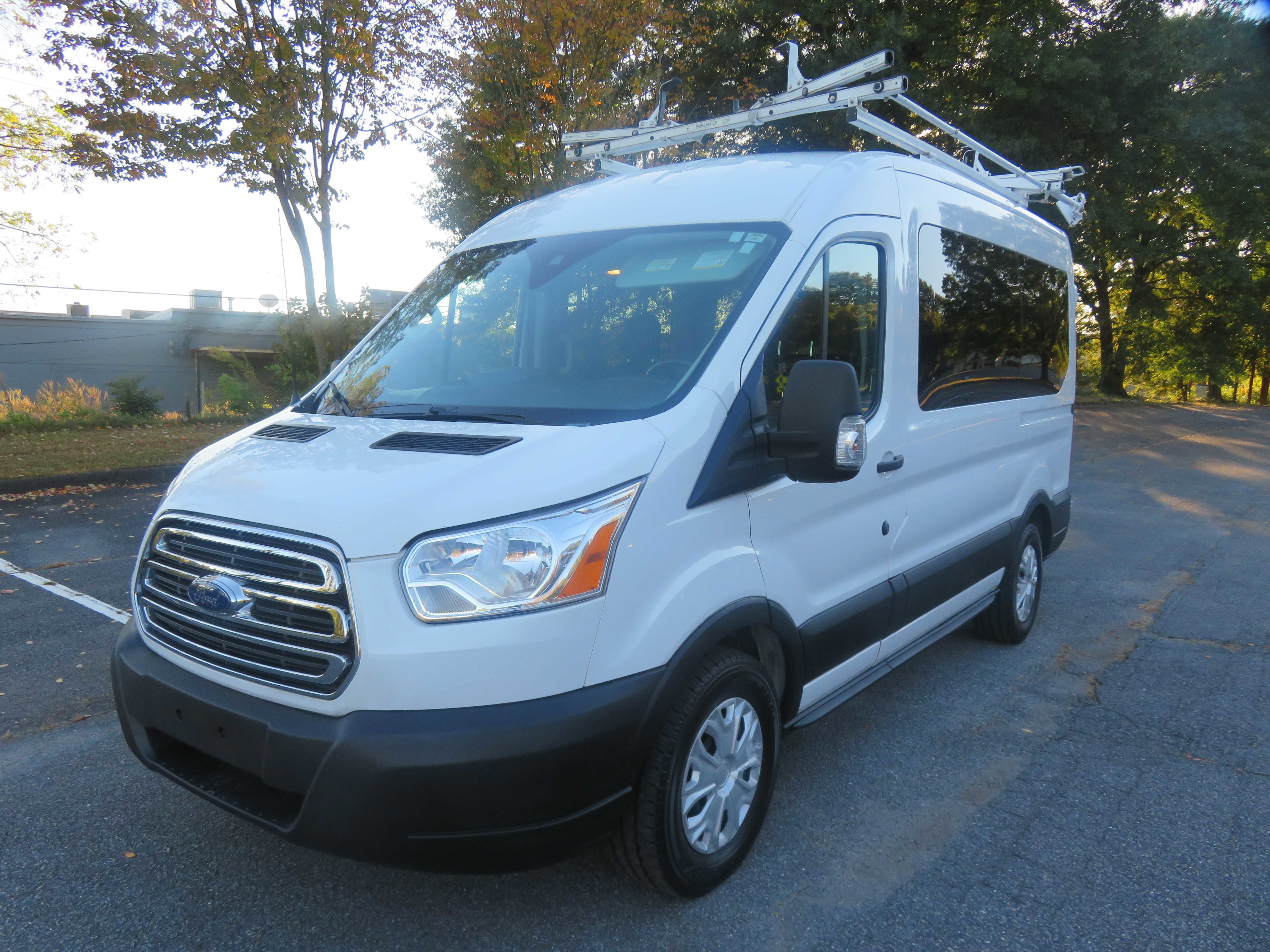 Used 2018 Ford Transit 150 XLT image 1