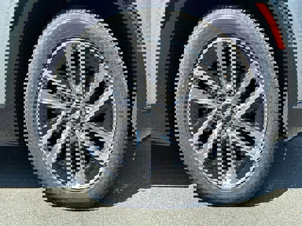 New 2026 Cadillac Vistiq Sport w/ LPO, Floor Liner Package image 7