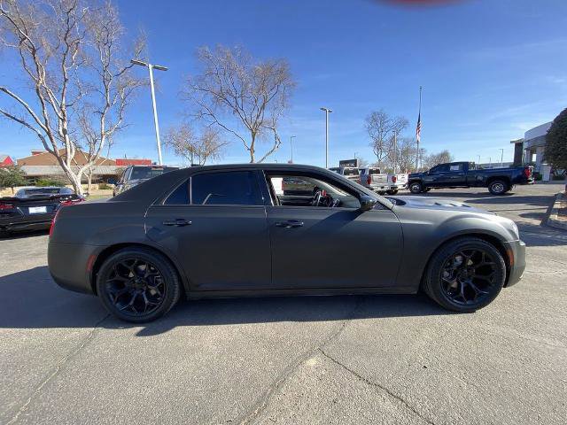 Used 2022 Chrysler 300 Touring image 2