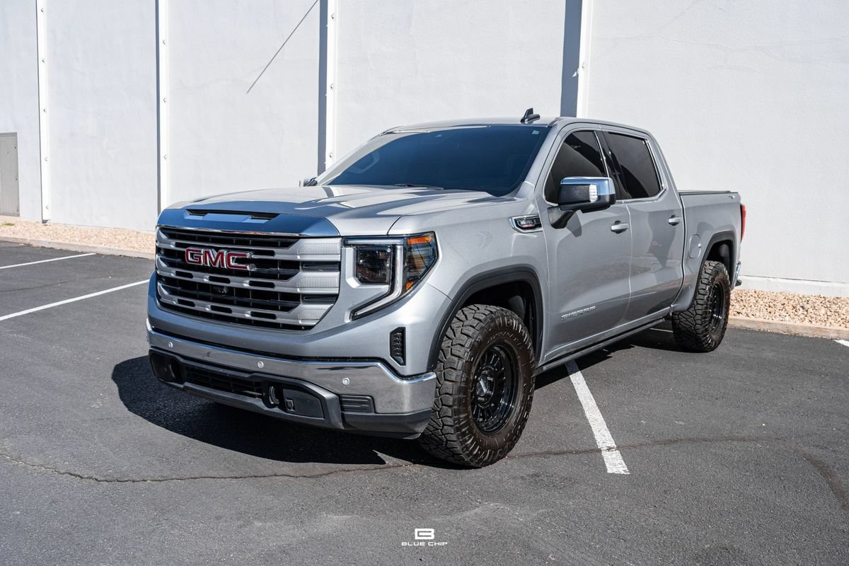Used 2025 GMC Sierra 1500 SLE w/ X31 Off-Road Package AWD/4WD image 24