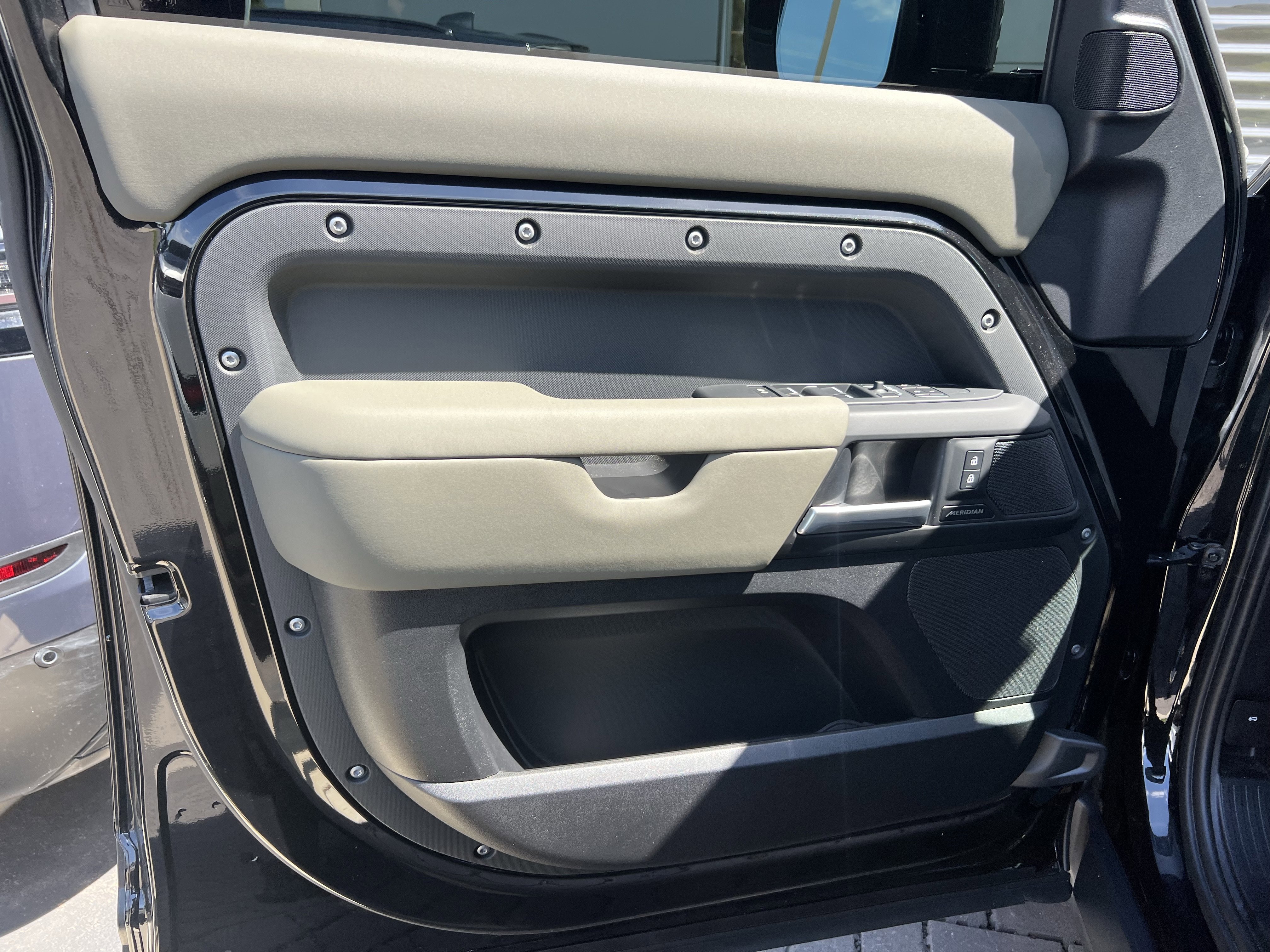 Used 2025 Land Rover Defender 110 S AWD/4WD image 12