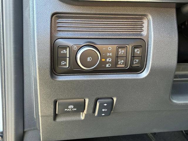 New 2026 Ford F350 Lariat w/ Black Appearance Package image 13