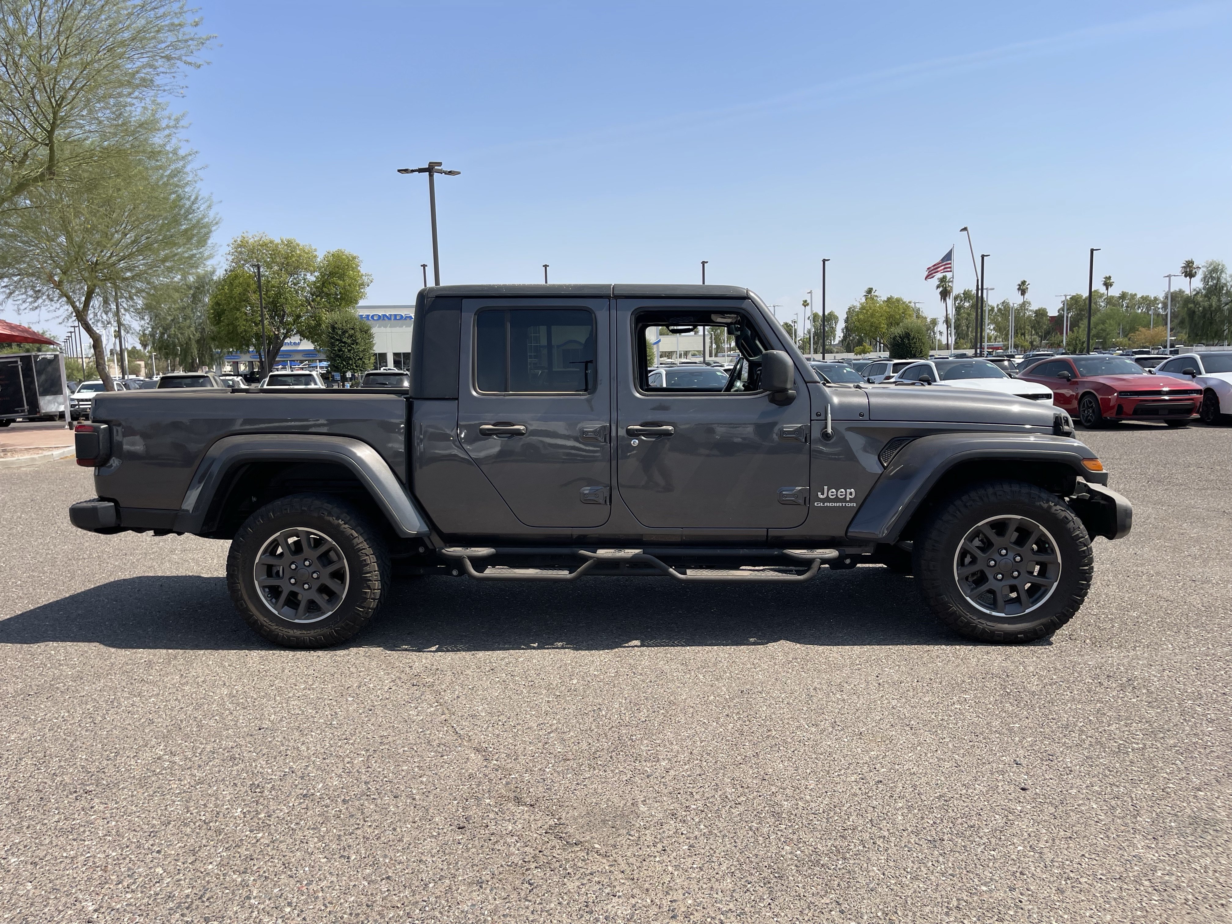 Used 2020 Jeep Gladiator Overland AWD/4WD image 6