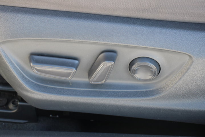 Used 2020 Toyota Camry LE image 12