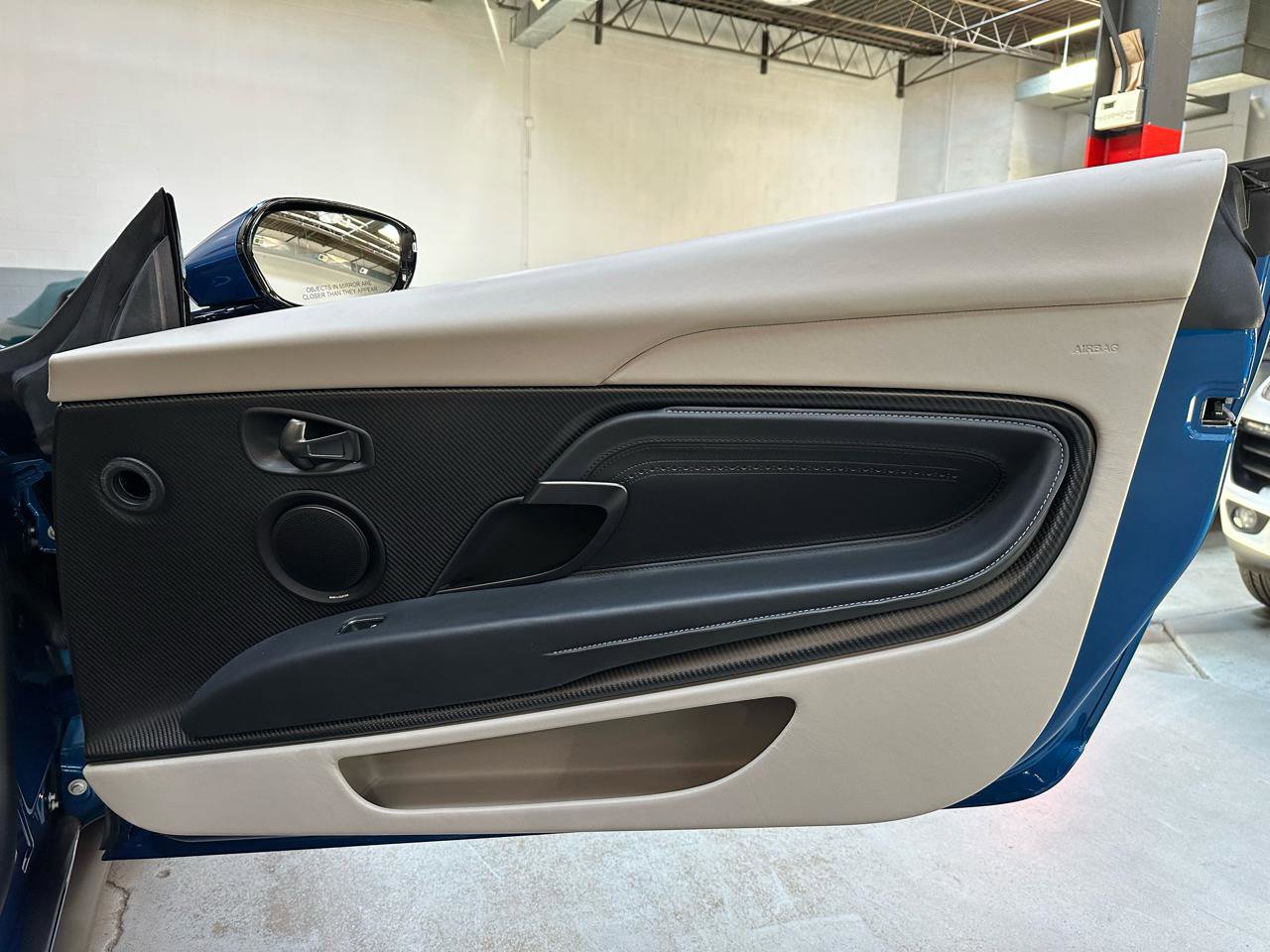 Used 2022 Aston Martin DB11 Volante RWD image 10