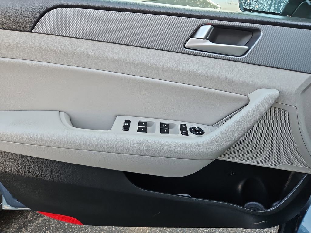 Used 2016 Hyundai Sonata SE image 25