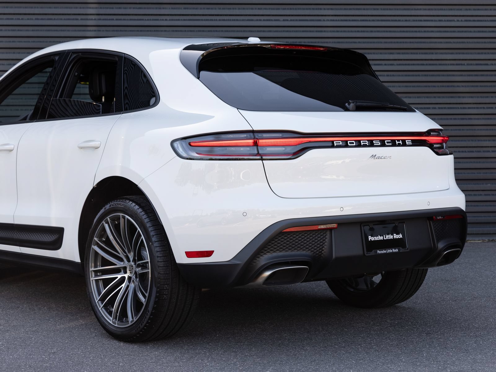 Certified 2026 Porsche Macan AWD/4WD image 11