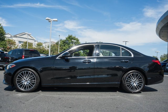 Used 2023 Mercedes-Benz C 300 4MATIC Sedan image 4