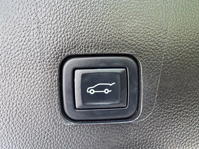 Used 2022 Chevrolet Traverse High Country AWD/4WD image 12