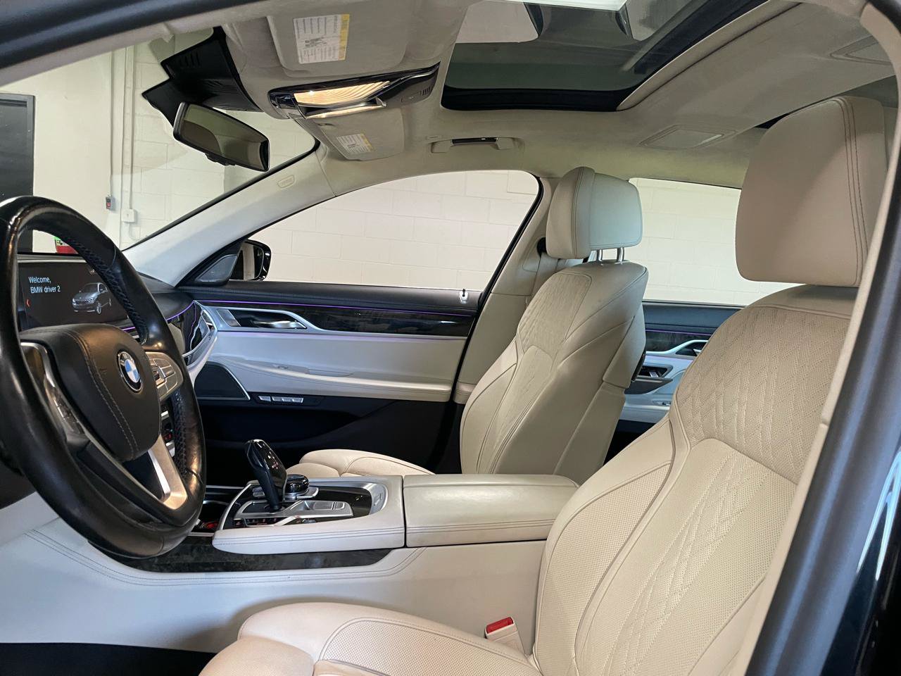 Used 2018 BMW 750i xDrive AWD/4WD image 19