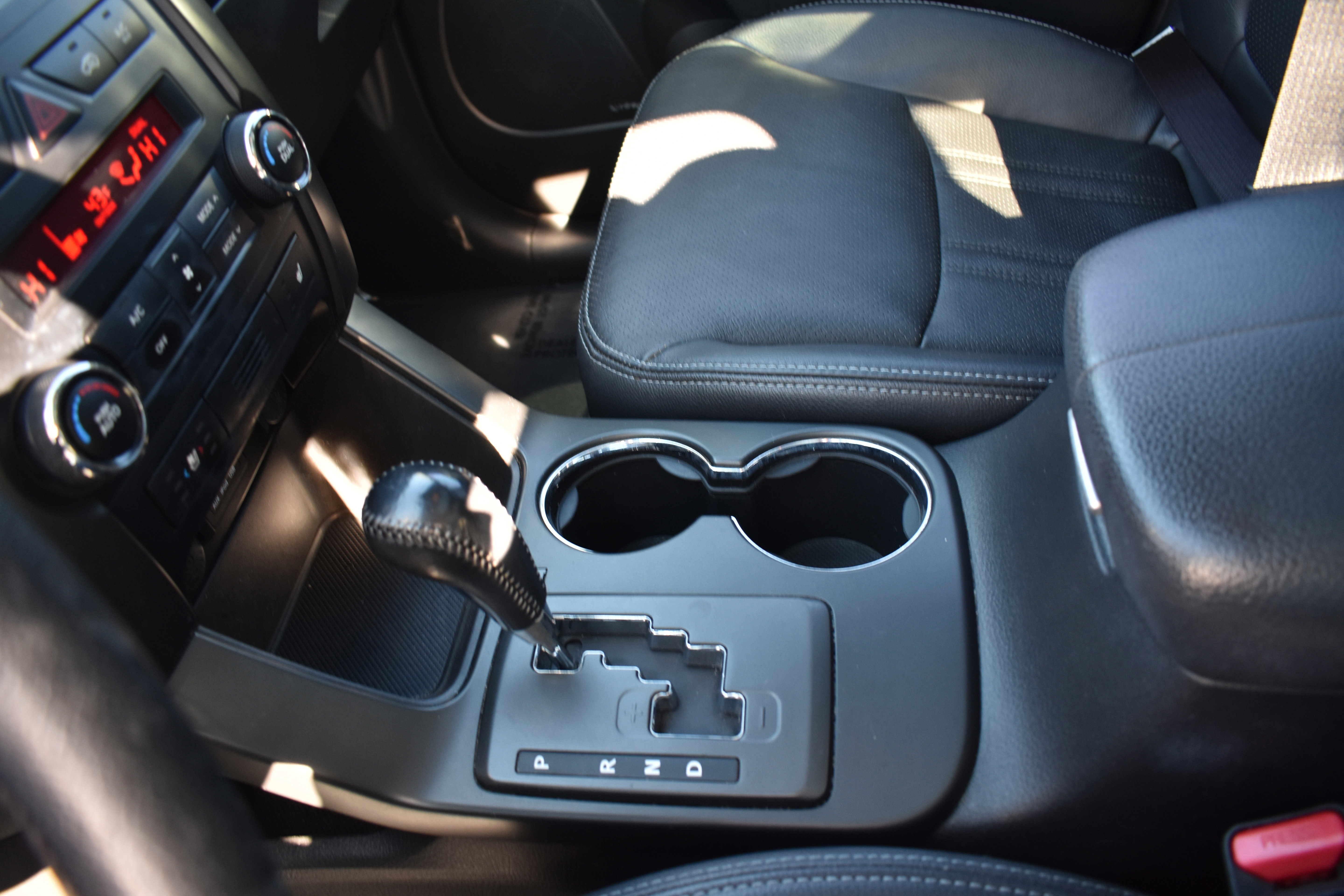 Used 2013 Kia Sorento SX w/ SX Premium Pkg image 24