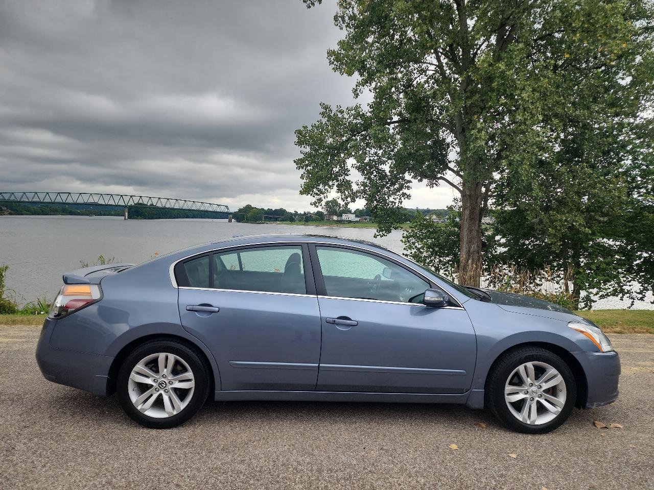 Used 2011 Nissan Altima 3.5 SR w/ 3.5SR Premium Pkg image 6