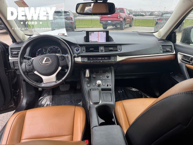 Used 2016 Lexus CT 200h w/ Navigation Package image 27