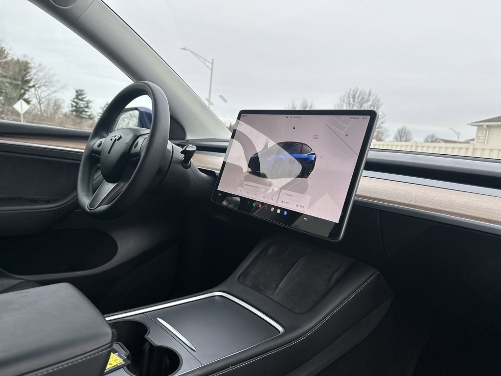 Used 2022 Tesla Model Y Long Range image 22