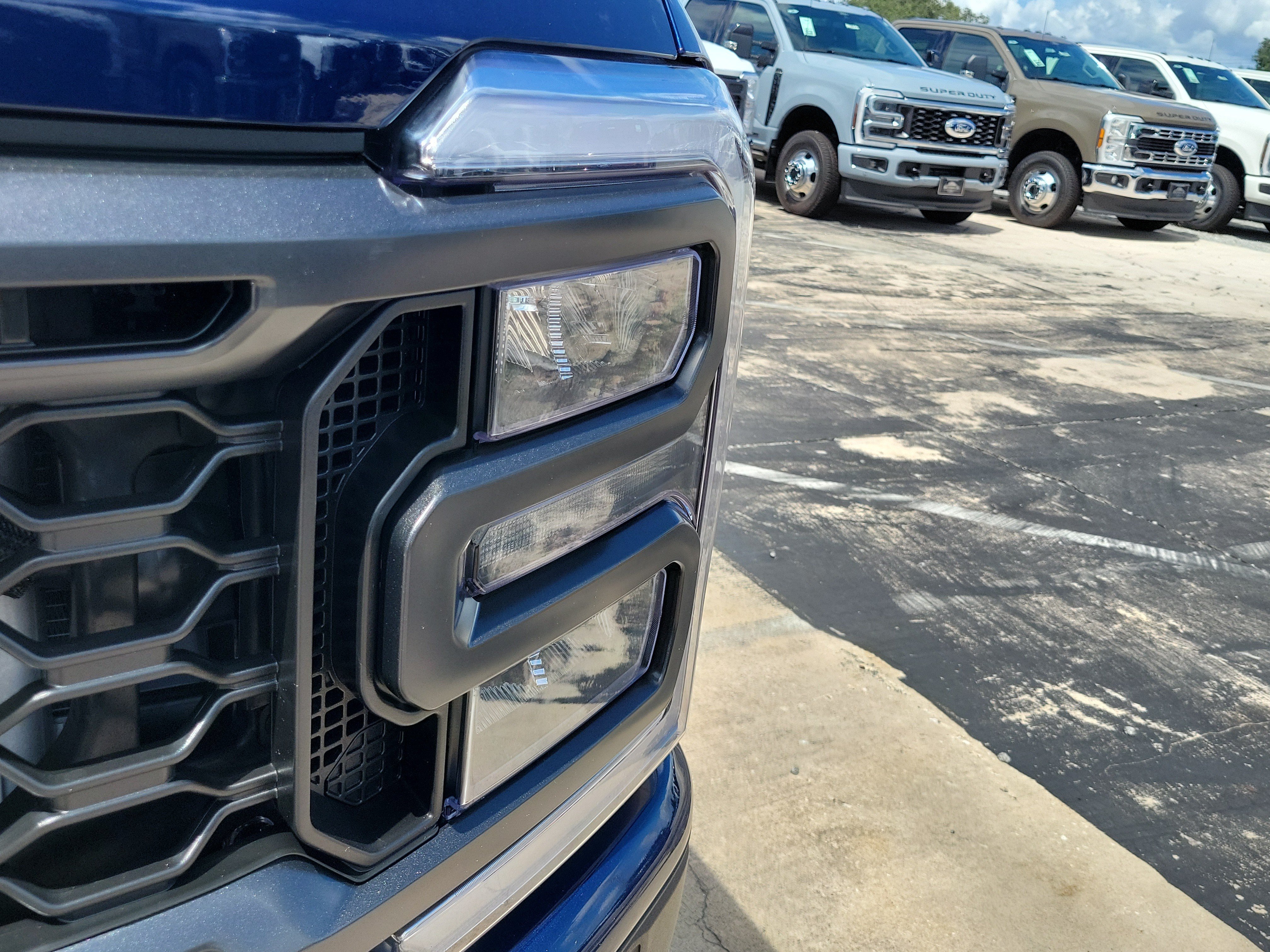 New 2027 Ford F350 XL w/ STX Appearance Package AWD/4WD image 4