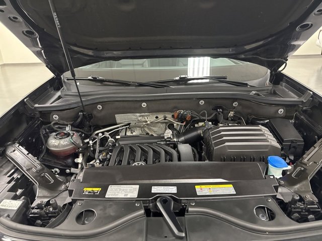 Used 2023 Volkswagen Atlas SEL R-Line image 40