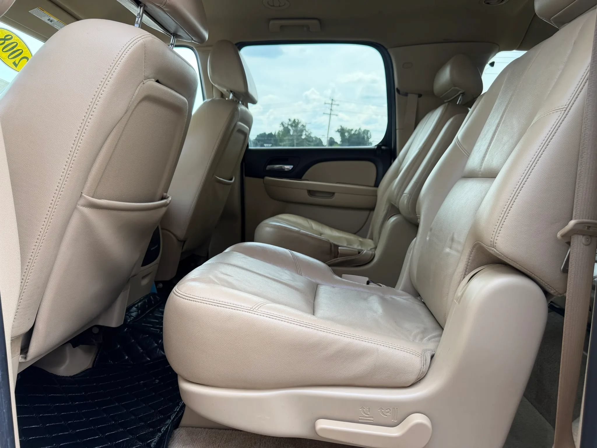 Used 2008 Chevrolet Suburban LT w/ LT Preferred Equipment Group RWD image 13