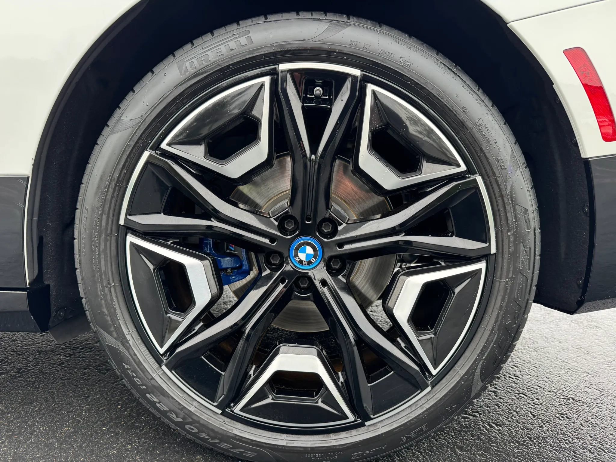 Used 2023 BMW iX M60 AWD/4WD image 18