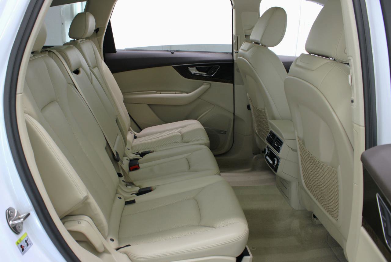 Used 2017 Audi Q7 3.0T Prestige w/ Prestige Package image 44