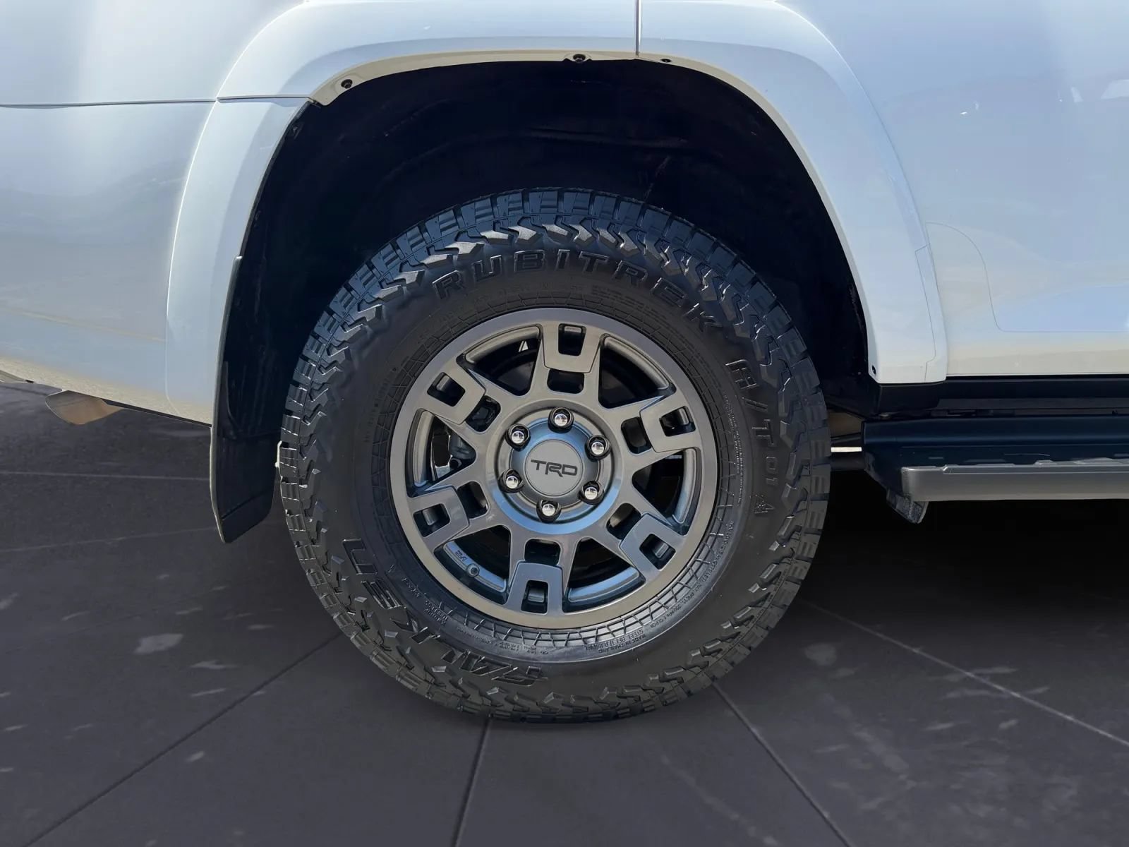 Used 2018 Toyota 4Runner TRD Off-Road AWD/4WD image 28