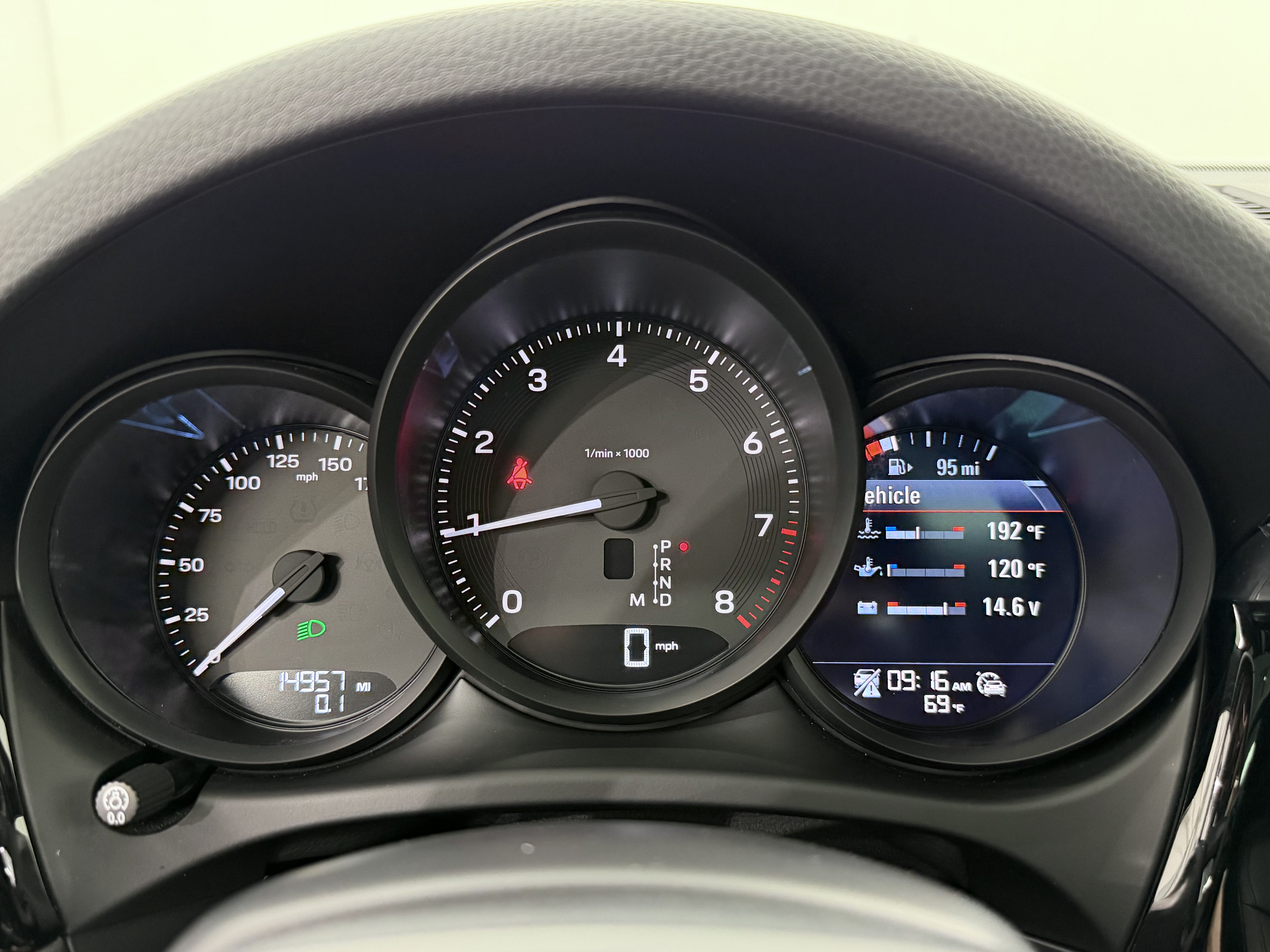 Certified 2024 Porsche Macan AWD/4WD image 54
