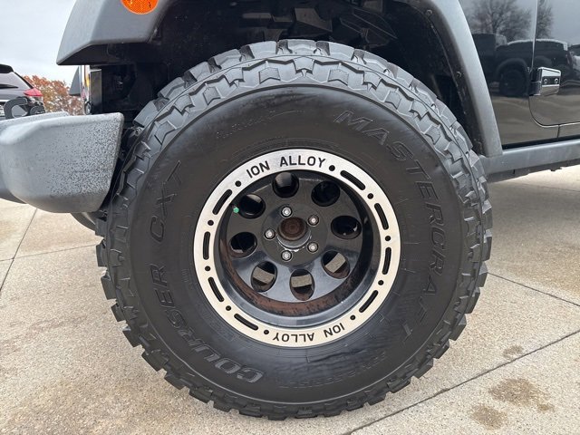 Used 2018 Jeep Wrangler Sport image 40