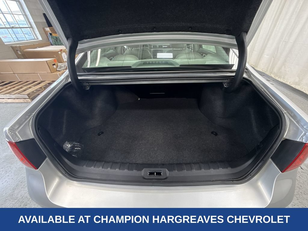 Used 2011 Buick Lucerne CXL FWD image 34