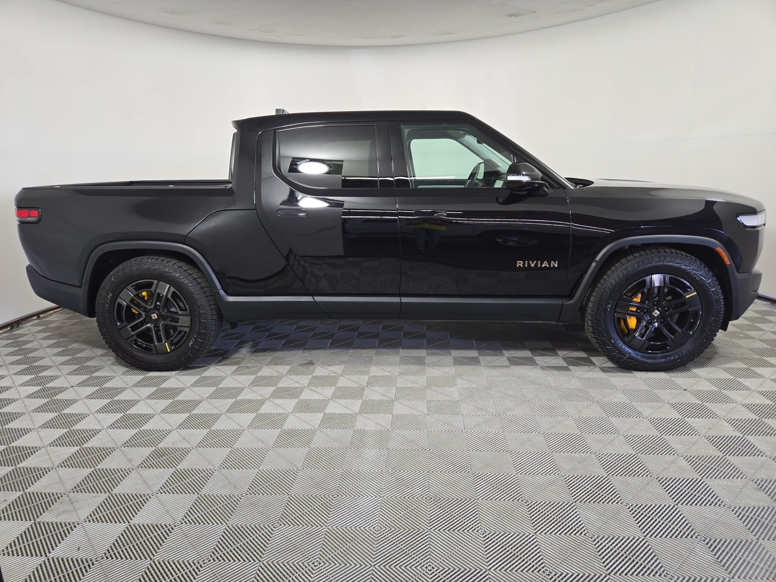 Used 2023 Rivian R1T Adventure Quad AWD/4WD image 6