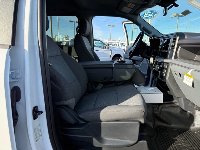 New 2026 Ford F550 4x4 Crew Cab image 14