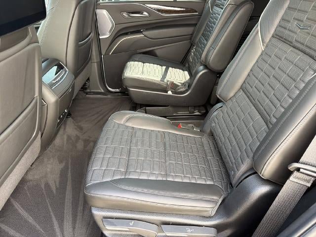 Certified 2024 Cadillac Escalade Premium Luxury Platinum AWD/4WD image 23