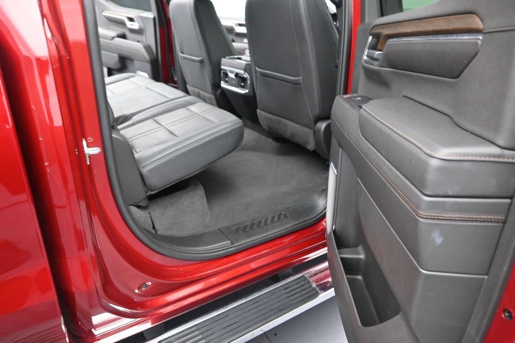 Used 2024 Chevrolet Silverado 1500 High Country RWD image 13