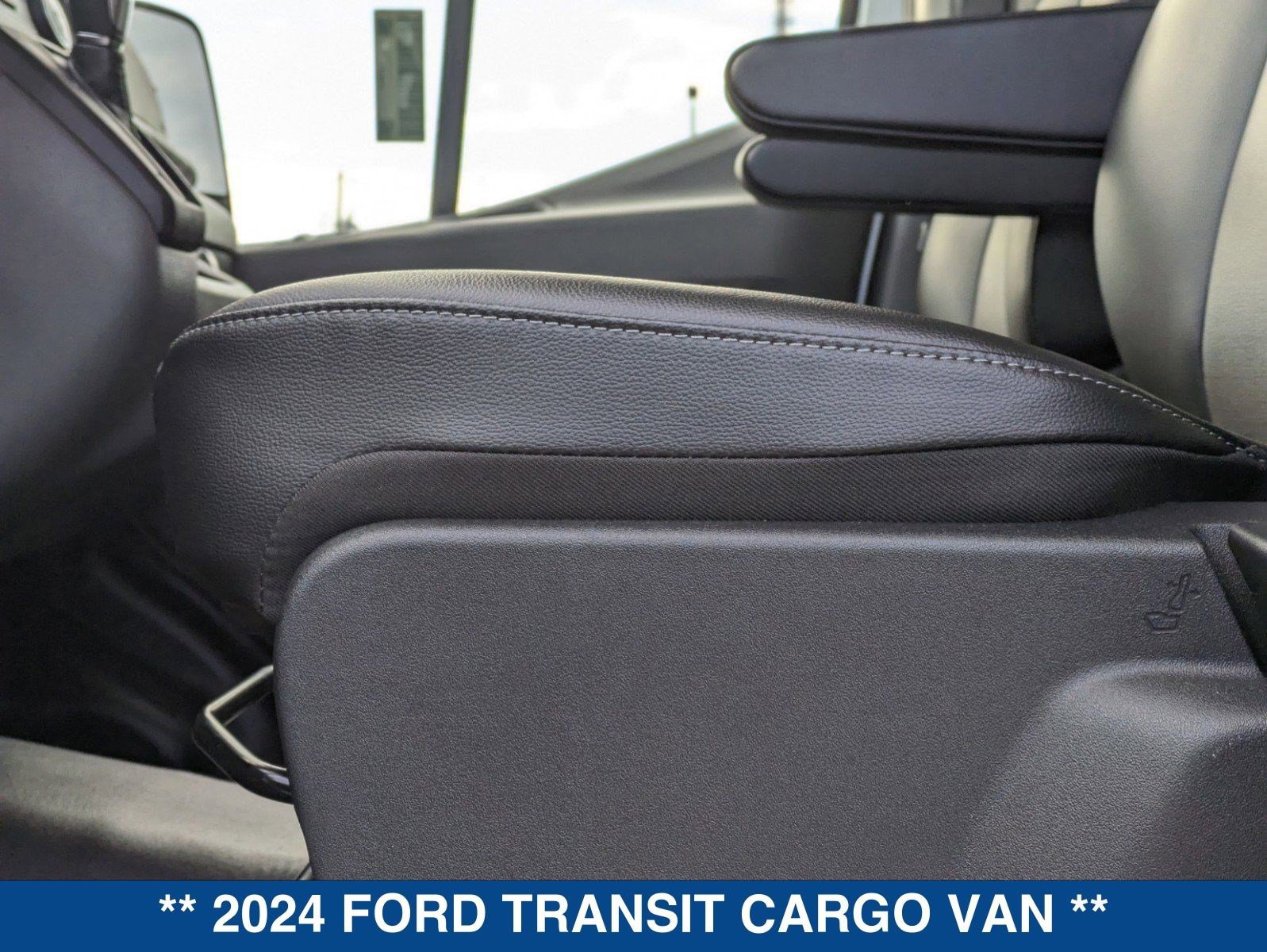 New 2024 Ford Transit 150 Low Roof image 22
