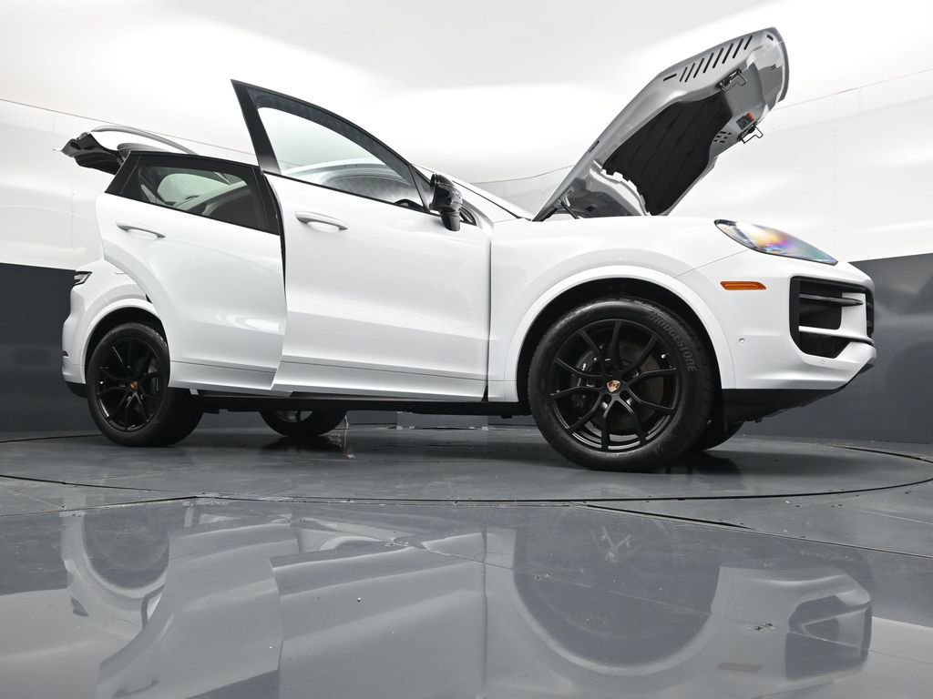 New 2026 Porsche Cayenne Coupe image 32
